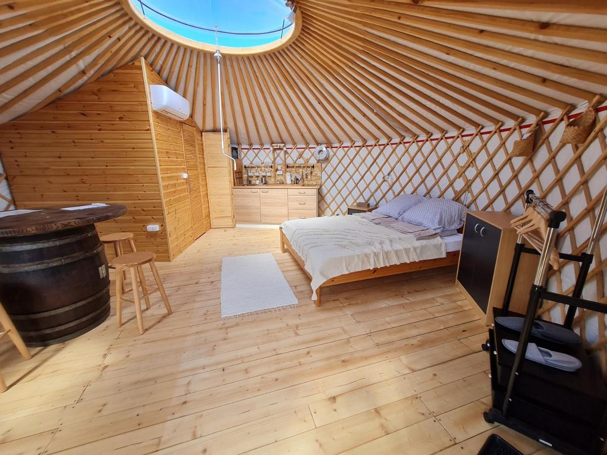 Jurtafarm Rackeve - A Nomad Luxus Hotel ภายนอก รูปภาพ